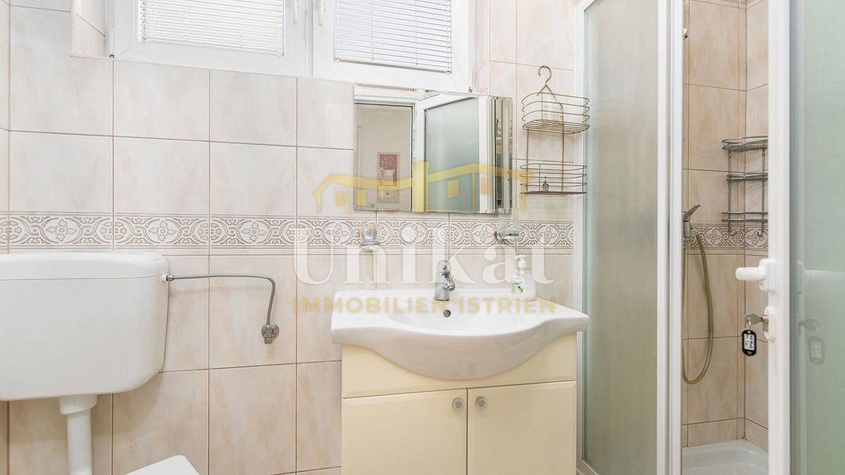 Luksuzna hiša - prvi vrsti ob morju